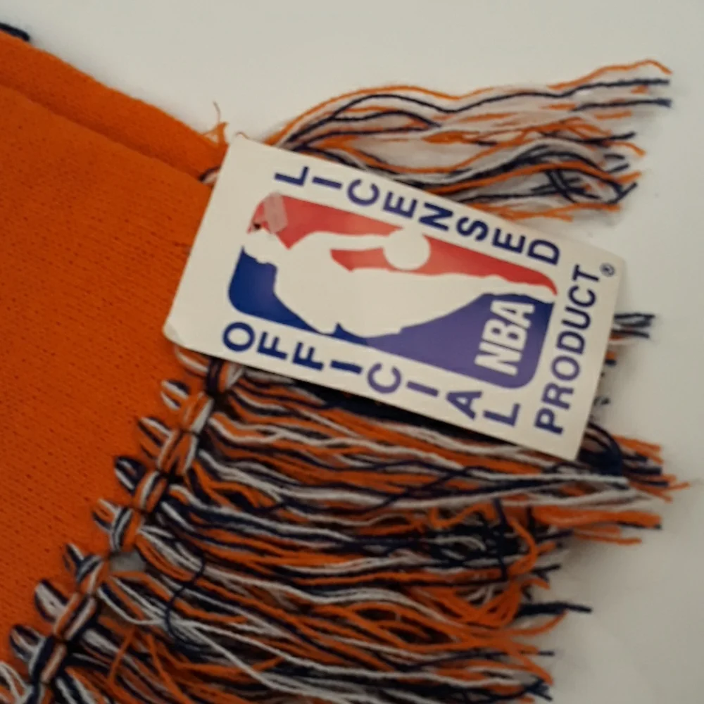 NBA‎ Cleveland Cavs Orange Navy Knit Acrylic Scarf NEW
